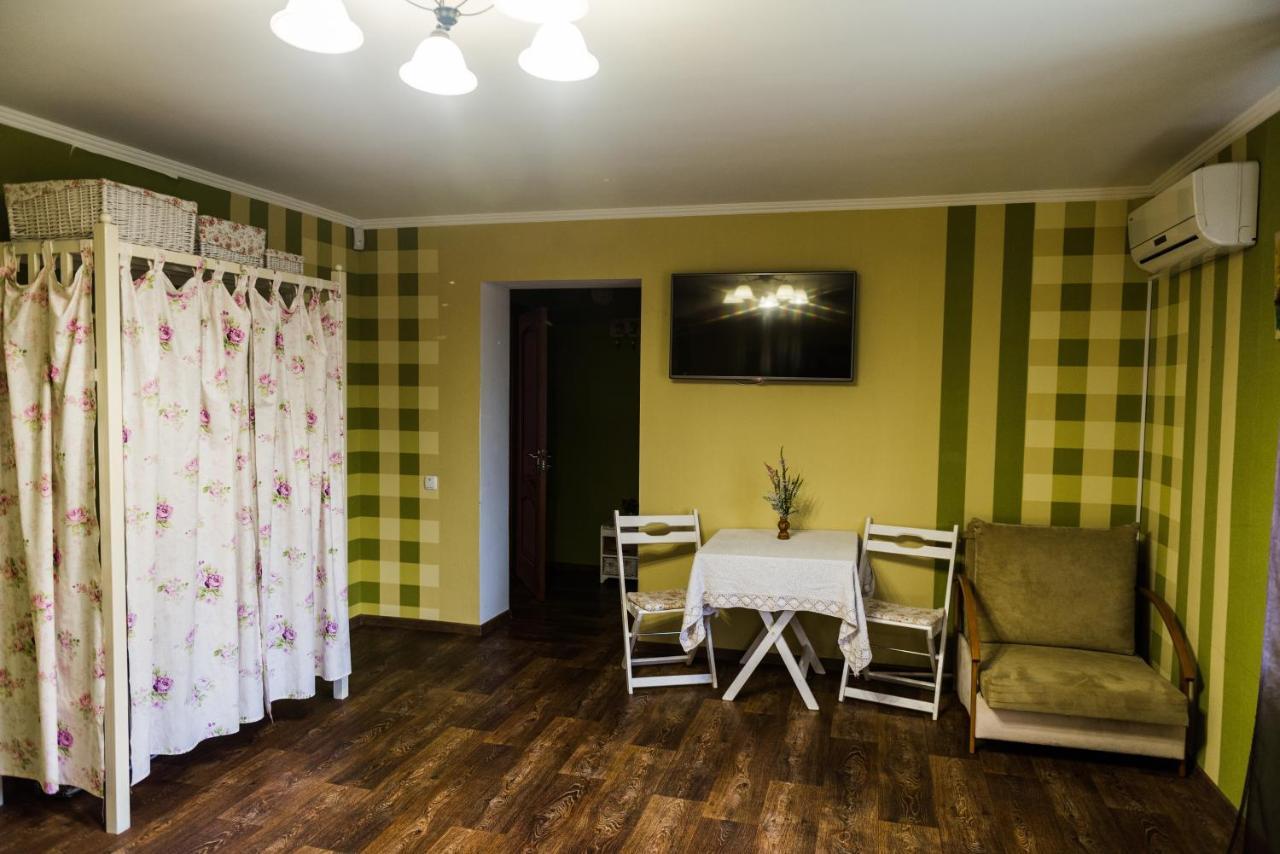 Golden Park Apartments Umanʼ المظهر الخارجي الصورة