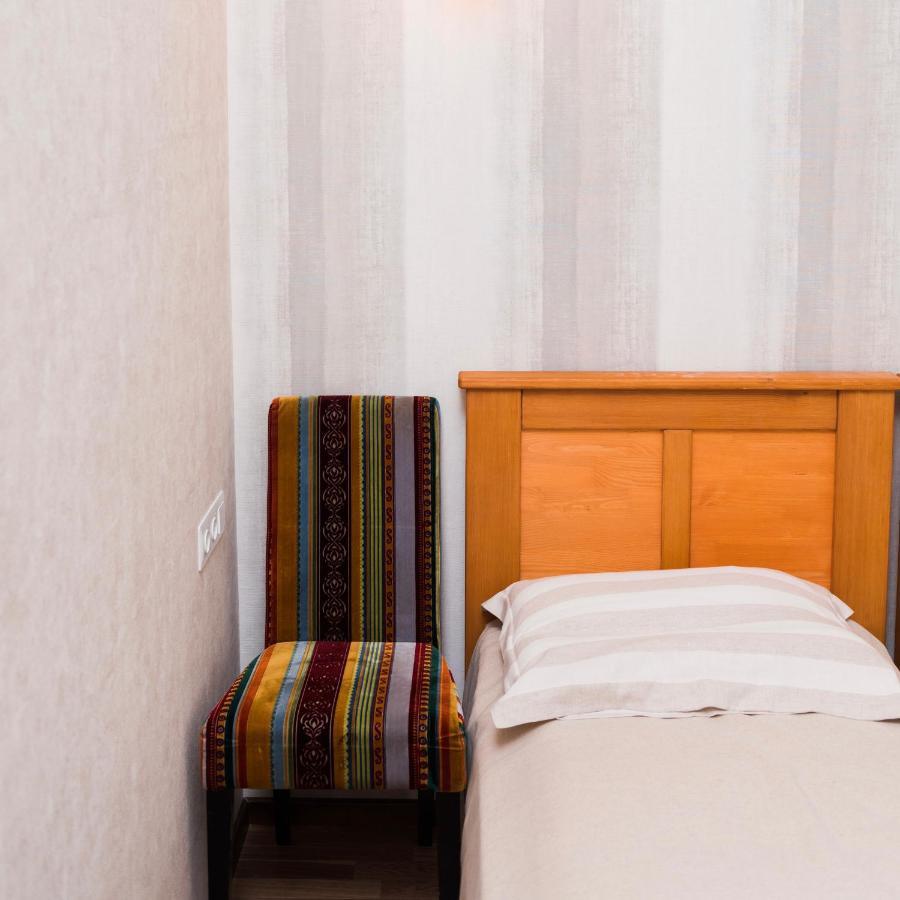 Golden Park Apartments Umanʼ المظهر الخارجي الصورة