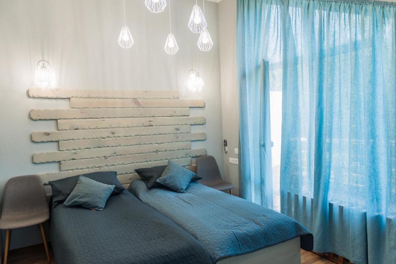 Golden Park Apartments Umanʼ المظهر الخارجي الصورة