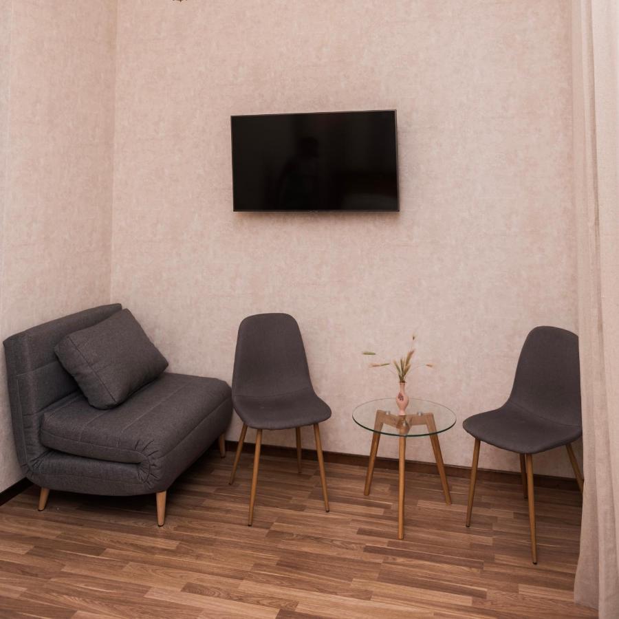 Golden Park Apartments Umanʼ المظهر الخارجي الصورة