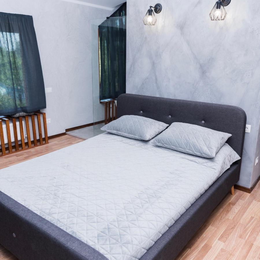Golden Park Apartments Umanʼ المظهر الخارجي الصورة