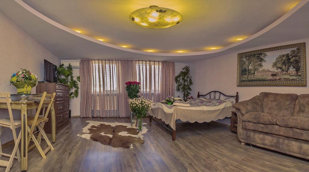 Golden Park Apartments Umanʼ المظهر الخارجي الصورة