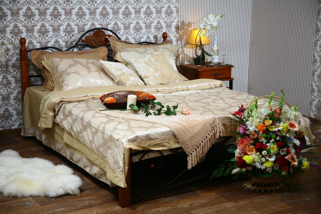 Golden Park Apartments Umanʼ المظهر الخارجي الصورة